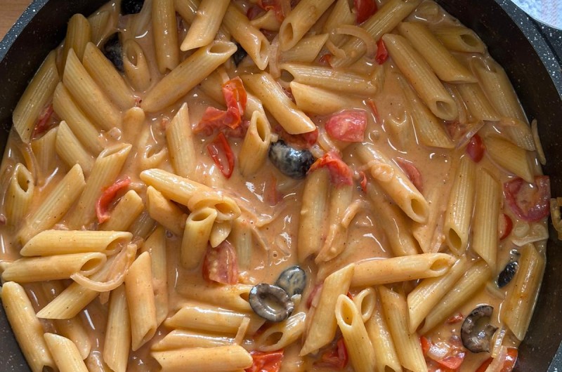 חמש דקות עבודה: פסטה שמנת רוזה בסיר אחד מלא טעמים