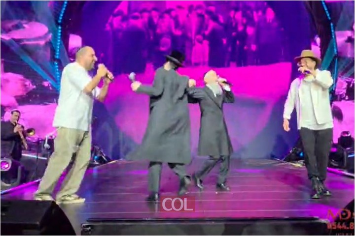 ארבעת הזמרים הגדולים בריקוד משותף על הבמה: פריד, שטיינמץ, ברבי ועקיבא איחדו קולות בריקוד סוחף לצלילי 