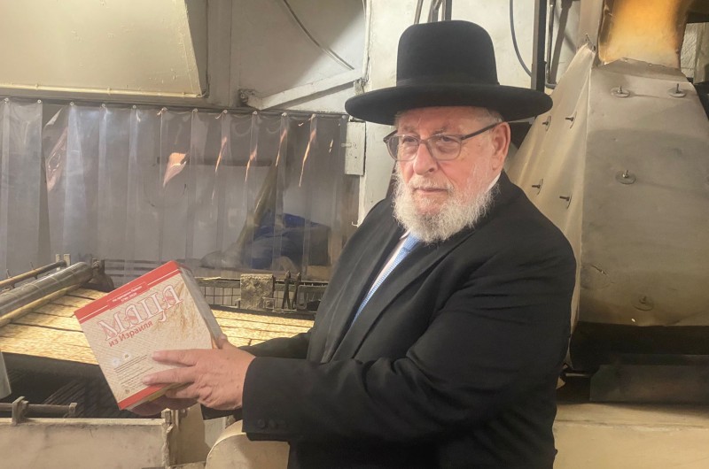 מאה טון מצות נשלחו לשלוחי חב״ד ברוסיה וחבר העמים