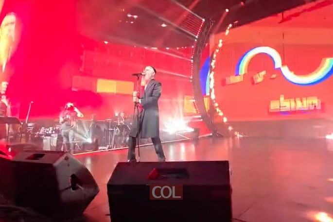 הזמר החסידי אברהם פריד מרקיד את ההמונים הערב מוצ