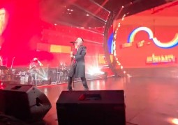 הזמר החסידי אברהם פריד מרקיד את ההמונים הערב מוצ