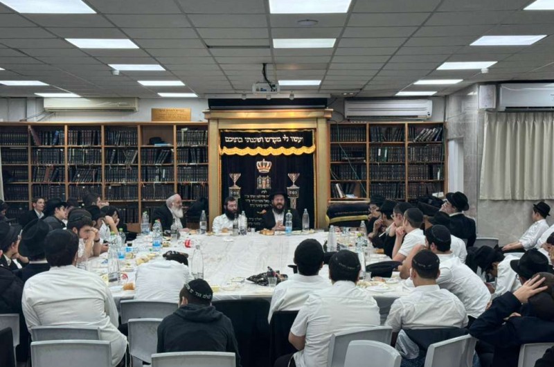  השליח בג'מייקה הרב יעקב יוסף רסקין, שחווה לאחרונה סערת הוריקן אדירה וסיפורו ריגש אלפי שלוחים בבאנקעט הכינוס העולמי, התוועד הלילה לרגל י