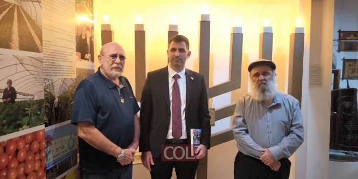 סיור מרגש: שר התקשורת קרעי ביקר היום במוזיאון גוש קטיף בירושלים בכל האגפים והצהיר שהמוזיאון עוד יהווה אבן יסוד לבניית גוש קטיף מחדש בעזה הבנויה. צפו 