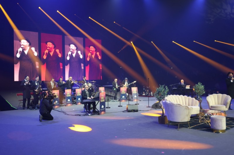 כ־5,500 איש בחגיגת יו״ט כסלו בסירק פיניקס, ברובע ה-12 בפריז