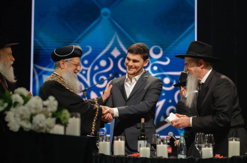 שורד השבי מקסים הרקין נכנס בבריתו של אברהם אבינו