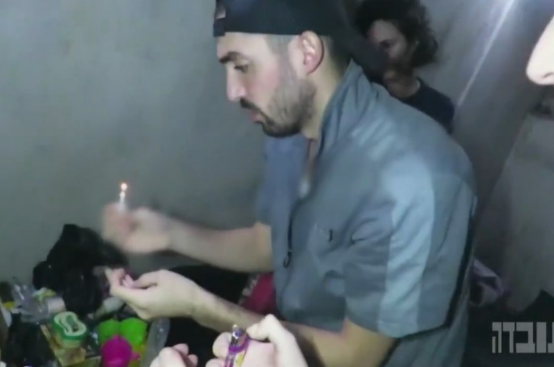 'הנרות הללו' במנהרות חמאס: תיעוד מצמרר שנחשף ע