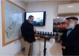 מרגש: הערב הודלקה במוזיאון גוש קטיף בירושלים חנוכיית הפצ