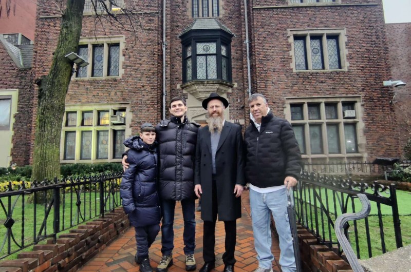 ניצול השבי מקסים הרקין, אשר נקרא בשמו היהודי 