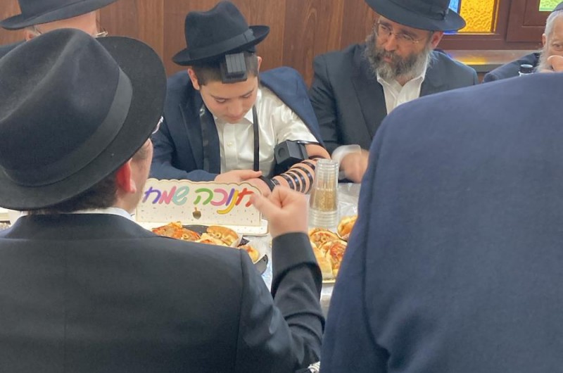 התמים יוסף לאטר בנו של מנהל בית אגו