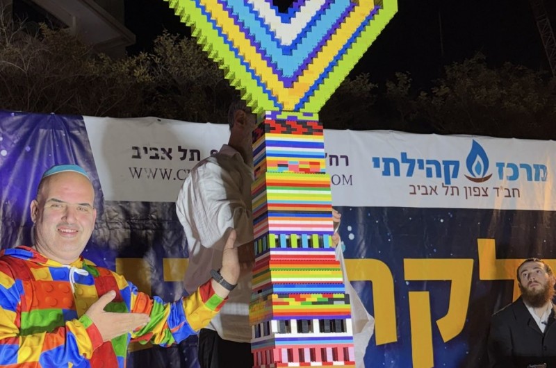 איש הלגו המפורסם שמסייע לילדים חולים במסגרת ההתנדבות בעמותת 'עזר מציון', הוזמן ע