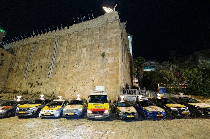 שיירת החנוכיות של בית חב