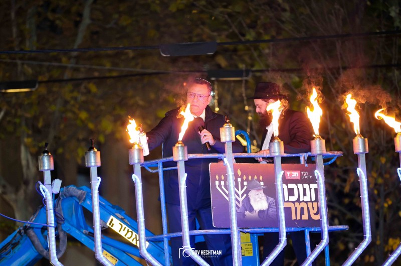 ראש העיר ליאון בנר שמיני: 