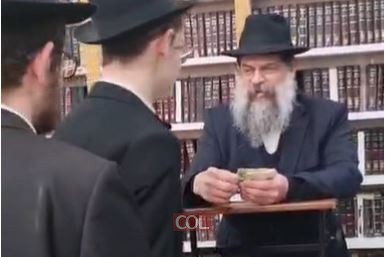 חלוקת דמי חנוכה בישיבה גדולה תורת אמת ע