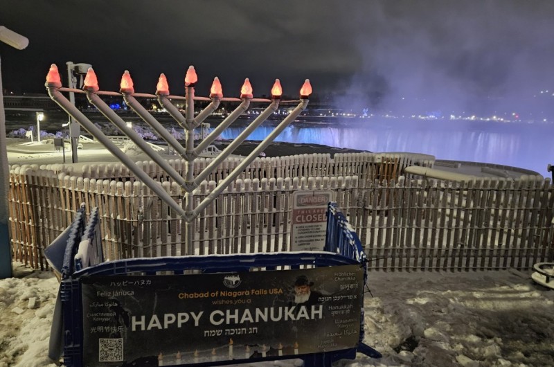 אש ומים: מפלי הניאגרה בארצות הברית הוארו לכבוד חנוכה