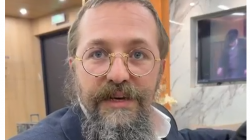 השליח דובי הניג, צ׳אנגדו, סין,  בסיפור מרתק על תחילת השליחות. דודי קפלר, שממשיך במסע עם הרב שלומי טביב שליח חב״ד בטייוואן, פגש את דובי ושמע ממנו מקרוב את הסיפור המיוחד.