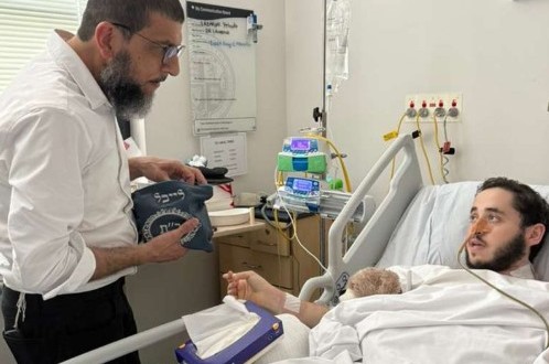 התפילין של לייבל לזרוב, בחור הישיבה החב