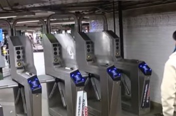 הרכבת התחתית של ניו יורק מפסיקה שימוש ב-MetroCard
