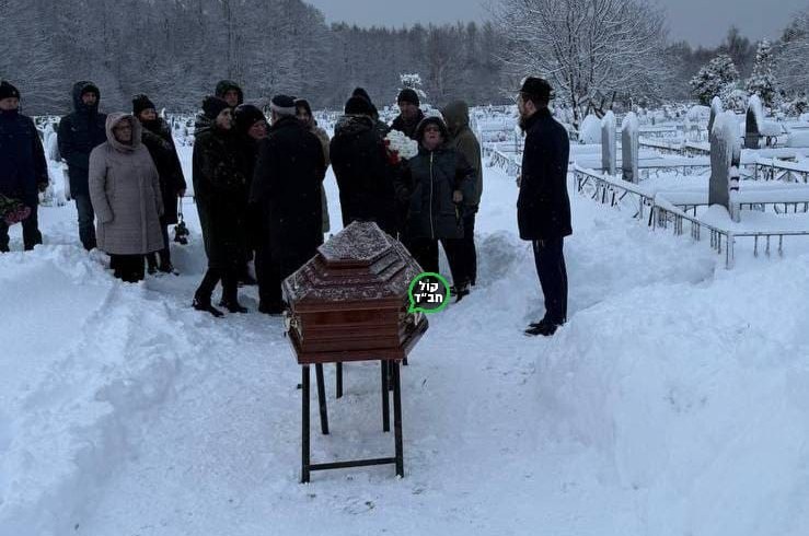 השליח בקלינינגרד שברוסיה הרב אברהם ברוך דייטש, עורך הלוויה יהודית בקור מקפיא והררי שלג