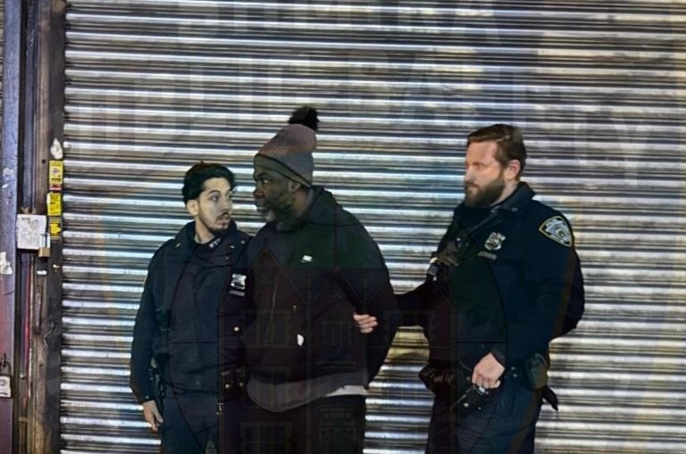 בסניף מול 770: אפרו-אמריקני ביצע שוד ללקוח בנק אוף אמריקה