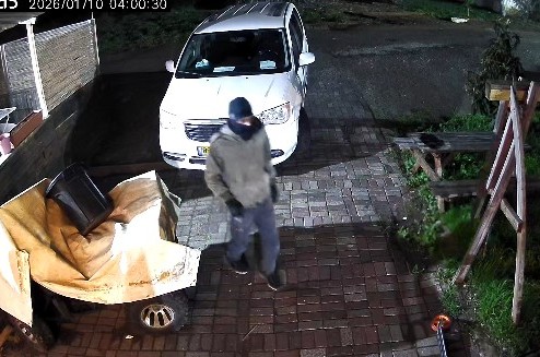 באישון ליל שבת: אלמונים פרצו למכולת בכפר חב