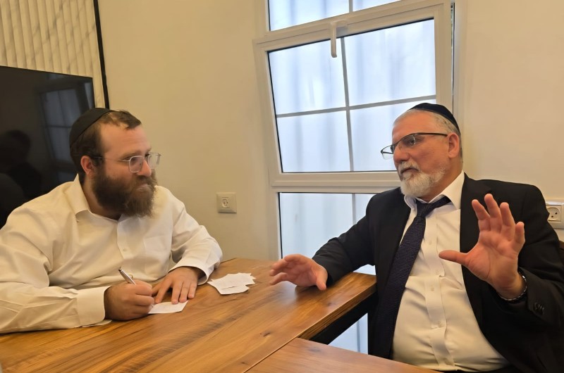 הקריירה החדשה והמסקרנת של השר לשעבר מש