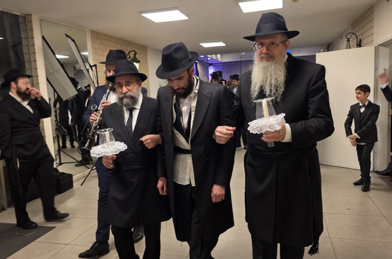 באולם האירועים בקמפוס בית רבקה התקיימה אמש חתונת התמים מנחם מענדל כהן מלוד עב