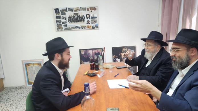 הרב מענדי ושיינדי בייטש יקימו את הבית חב