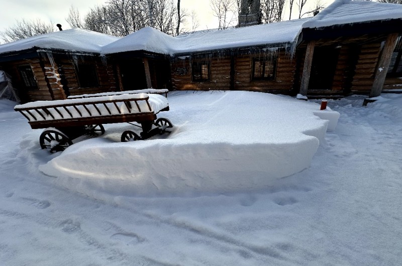 מרהיב: שלגים כיסו את העיירה ליובאוויטש ברוסיה בלבן בוהק
