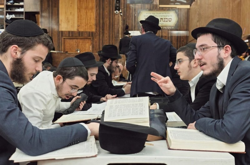 מבחן מקיף במבצע תורה ומלגות כספיות לתלמידי ה'קבוצה'