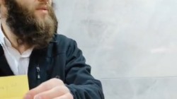 לאחר שלושה חודשים של 'כולל ערב' בבית הכנסת אוהב ישראל בביתר, נערכה הערב הגרלה בין המשתתפים הקבועים לטיסה לחצרות קדשנו. הזוכה: הרה