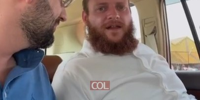 החל פסטורלי אך איבד שליטה: דודי קפלר נהיה מיליונר לרגע וחילק כסף למקומיים בשוק. עד שהחל כאוס והמשטרה הגיעה... לדודי שלום, למשקפיים קצת פחות. צפו: