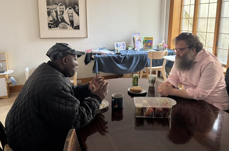 לאור מקרי האנטישמיות: העסקן החב