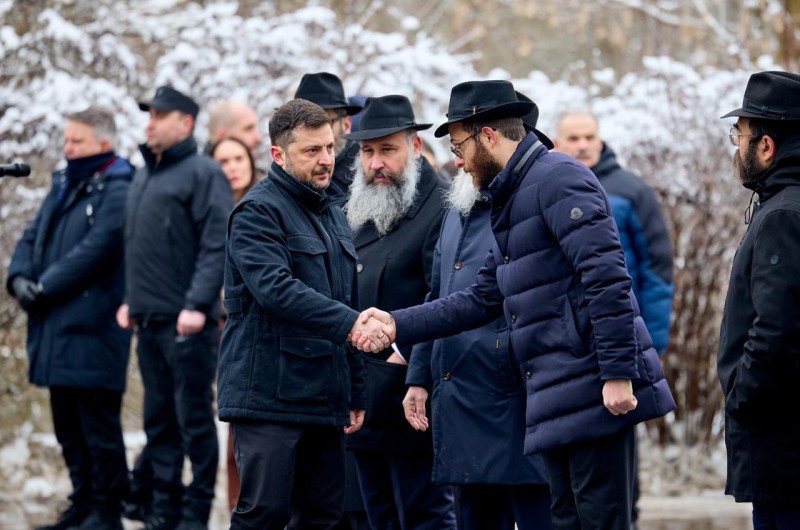 זלנסקי נפגש עם השלוחים: 