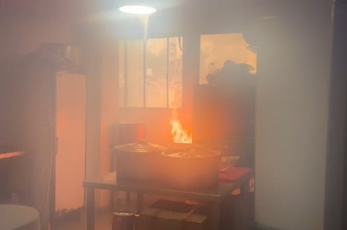 סיר שמן בער על הכיריים: כבאים הוזעקו לבית חב