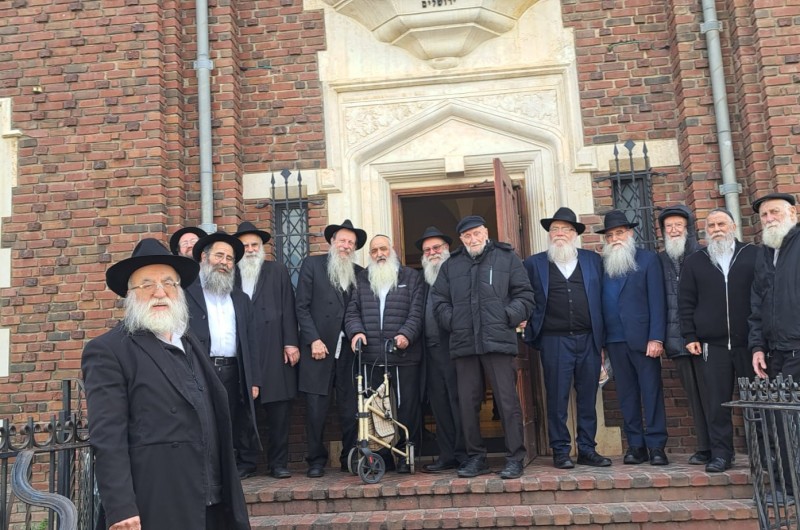 כולל 'בית מנחם' השתתף היום בכנס הכוללים 'תפארת זקנים' שע''י כולל חב''ד, ב-770 רמת שלמה