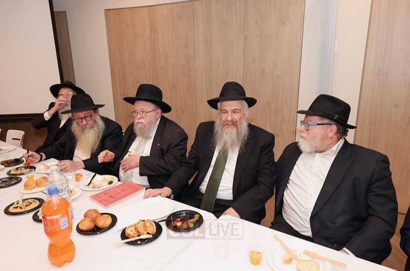 חיזוק באמונה: שליח הרבי לתאילנד הרב יוסף חיים קנטור, המריא לאוסטרליה בכדי להתוועד עם אנ