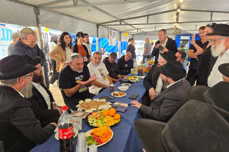 ידידות נפש עם ההורים: שליח הרבי ומנהל בית חב