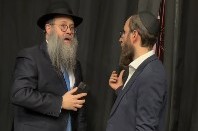 מאחורי הקלעים: שליח הרבי ורב העיר רוסטוב שברוסיה - הרב חיים דנציגר, שהנחה את האירוע הגדול של סיום הרמב