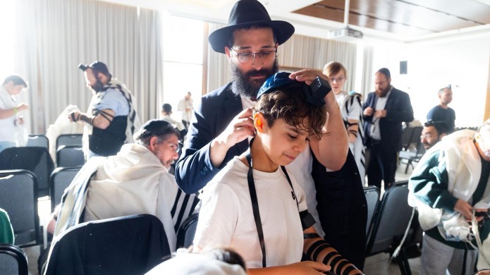 בפעם ה-16: מסע בר המצווה של 200 הנערים מאירופה בישראל