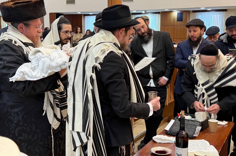 במוסקבה התקיימה שמחת ברית המילה לבן שליח הרבי ומחנך בתלמוד תורה 'חדר מנחם' - הרב ישעי'ה דובער גרוס, בהשתתפת אורחים ומשפחה מארה