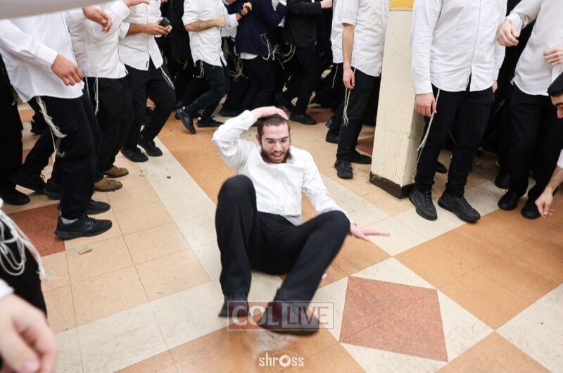 ריקודי שמחה נערכו ב'בית חיינו' 770 לרגל כניסתו של חודש אדר תשפ