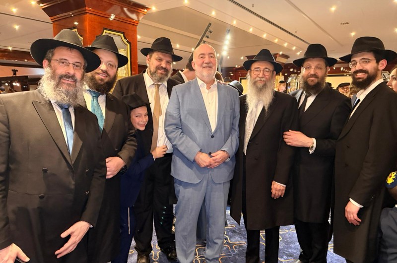 שלוחים ובכירי ממשל בבר מצווה לבנו של שליח הרבי בברלין
