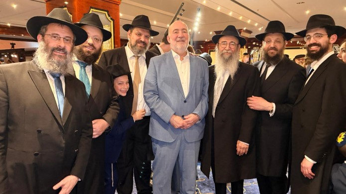 שלוחים ובכירי ממשל בבר מצווה לבנו של שליח הרבי בברלין