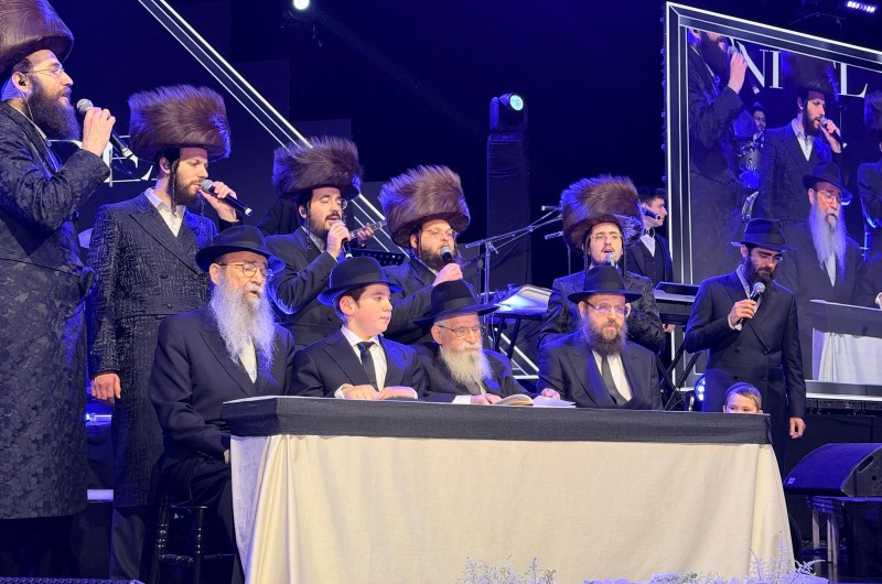 בר המצווה לבנו של השליח בברלין הפך למפגן תמיכה בחב