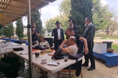 הרב טוביה בולטון מכפר חב