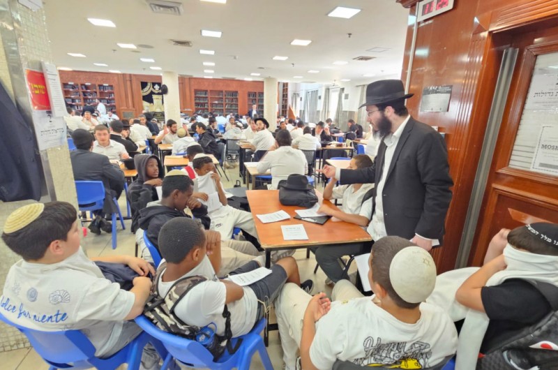 הנערים מהישיבה התיכונים הגיעו לישיבה החב