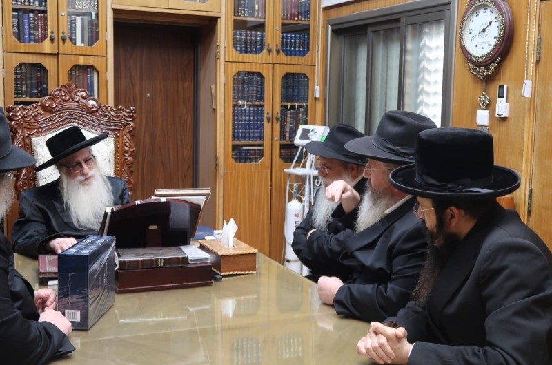 על מה שוחח הרבי מצאנז עם הרבנים החב