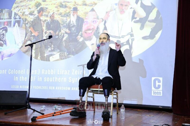 שליח הרבי הרב לירז זעירא, שרגליו נקטעו בעת שירותו הצבאי בסוריה במלחמת ה'תקומה', עודד כ-2,000 בני נוער מכל העולם שנתקעו בקראון הייטס בשל סופת השלגים החזקה שפקדה את מדינת ניו יורק (צילום: שלום ראס)