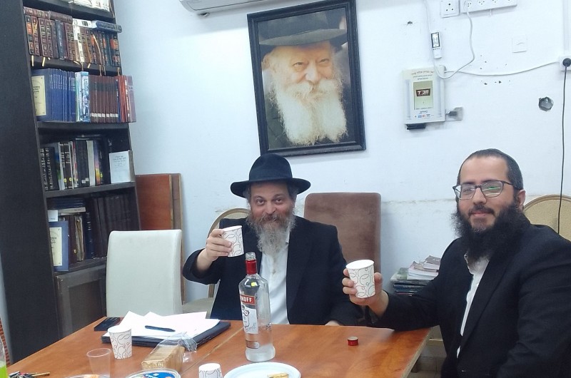 בשיא המלחמה: שלוחים חדשים לשכונת מערב אלעד - משפחת כהן