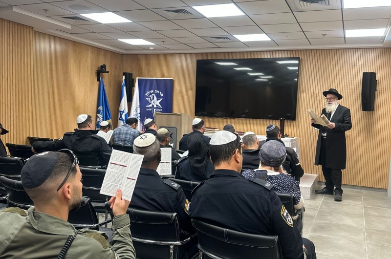 פורים בתחנת המשטרה באילת: הרב החב